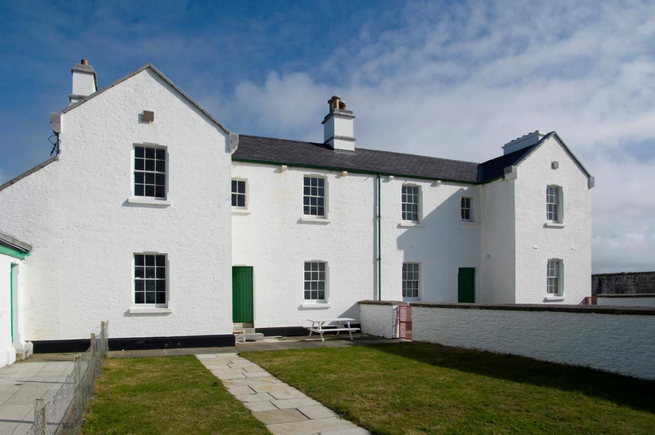 Donoure Galley Head Lightkeeper'S Houses מראה חיצוני תמונה